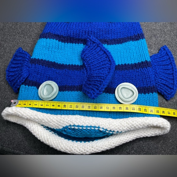 Funny fish hat - Picture 2 of 3